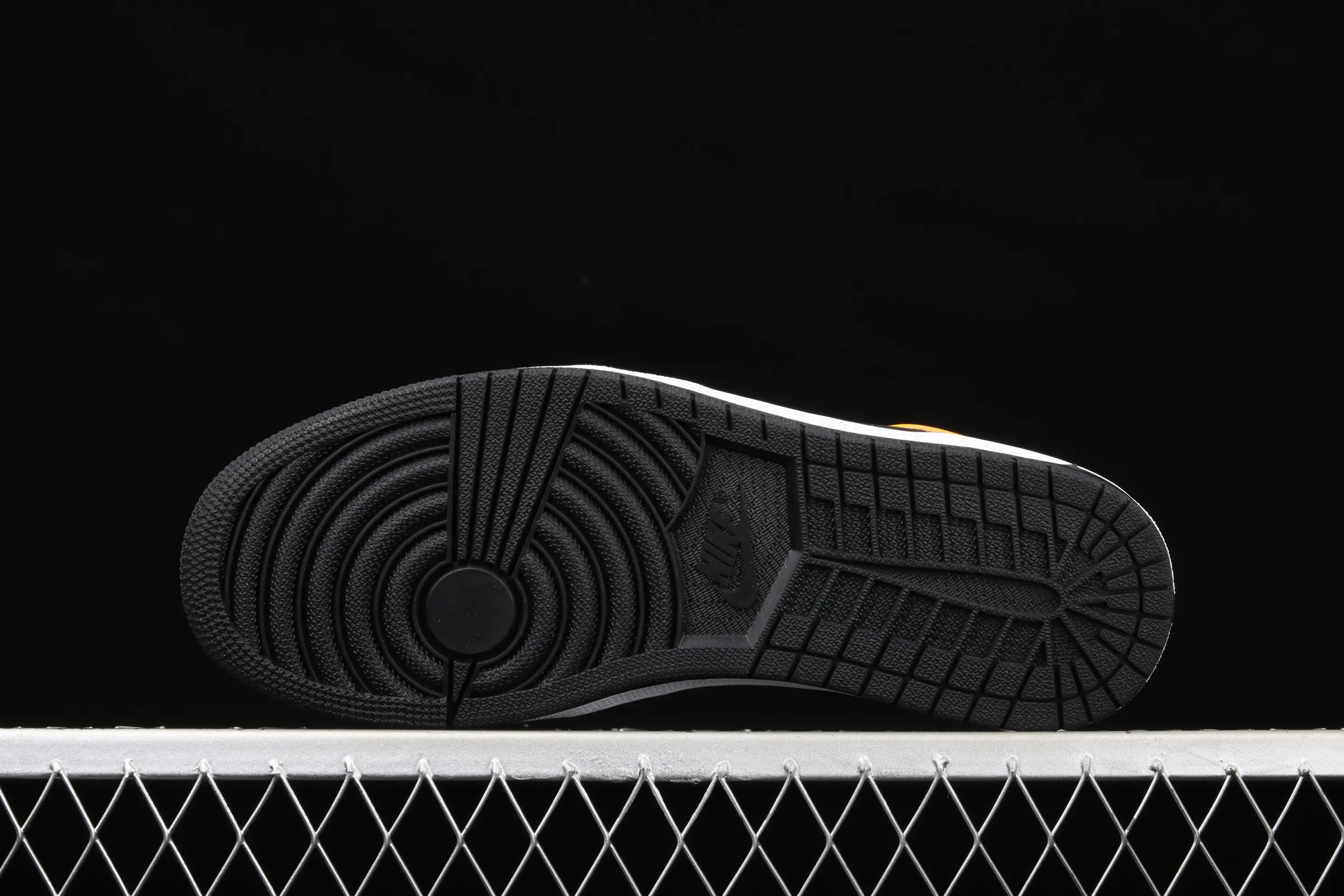 All categories Air Jordan Jordan series basketball shoes Air Jordan 1 Mid Air Jordan 1 Mid AJ1 Joe 1 white yellow black hook Chinese culture basketball shoes BQ6472-107